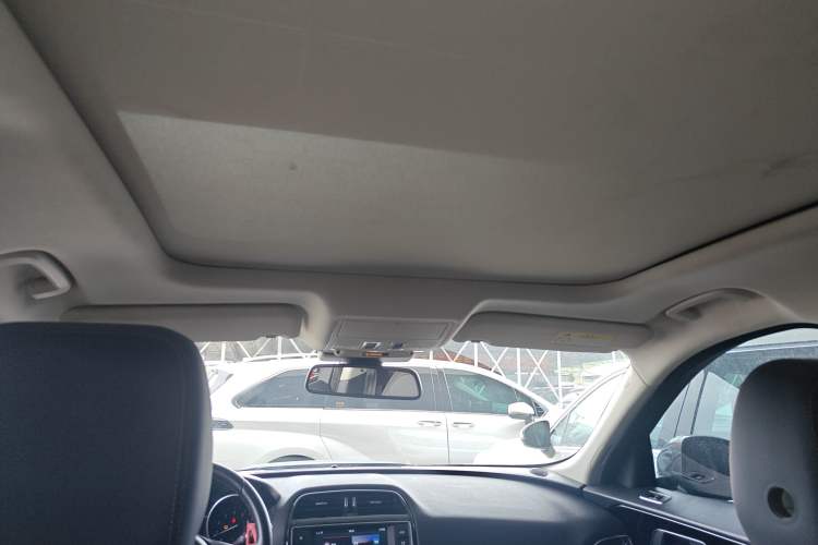 Used Jaguar F-PACE 2016 2.0T Two-Wheel Drive Urban Luxury Edition Headliner