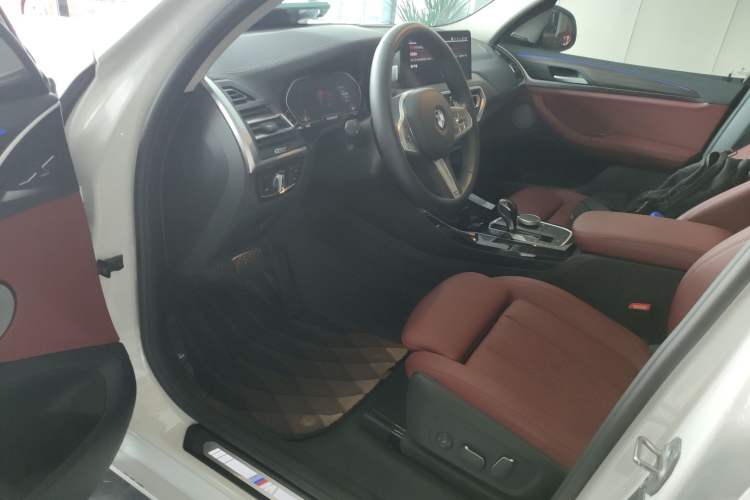 Used BMW X3 2023 Restyled xDrive30i Leading Edition M Night Sky Package Driver Seat