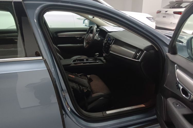 Used Volvo S90 2020 T4 SmartDrive Luxury Edition Right Front Seat