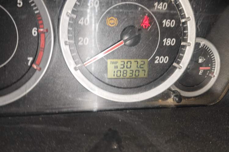 Used GAC Gonow Aoosed GX5 2012 2.4L Manual Gasoline 4x4 with Sunroof Odometer Close Up