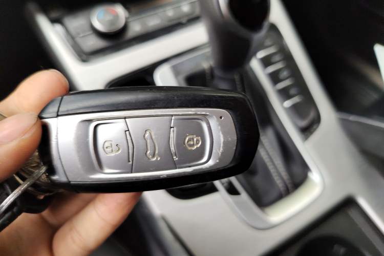 Used Geely Auto Emgrand X7 Sport 2016 1.8TD Automatic Smart Connectivity Version
