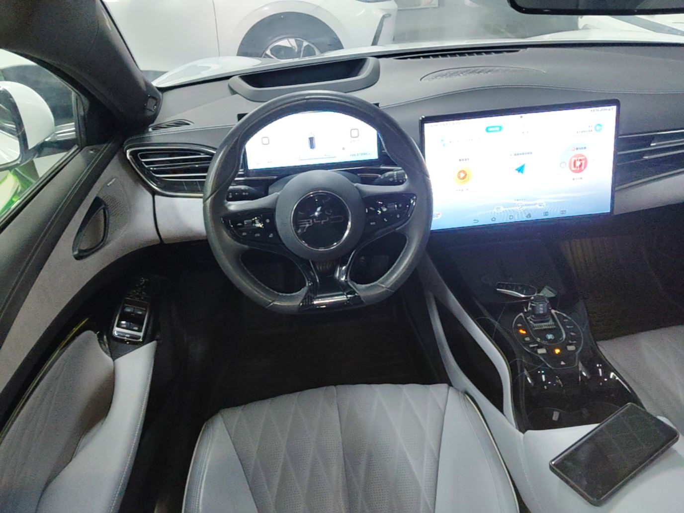 BYD Seal 2022 700 km Long-Range Rear-Wheel-Drive Version — снимка 13