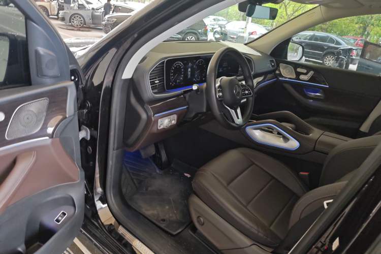 Used Mercedes-Benz GLE 2022 Facelifted GLE 350 4MATIC Fashion Edition Driver Seat