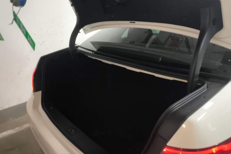 Used Mercedes-Benz E-Class 2015 Revised E 260 L Sporty and Stylish Edition
