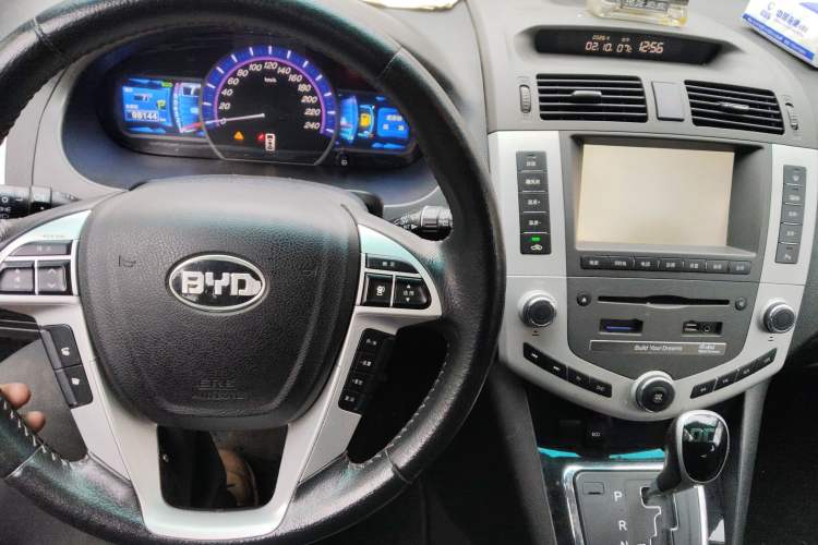 Used BYD S6 2014 2.4L Automatic Prestige 5-Seater