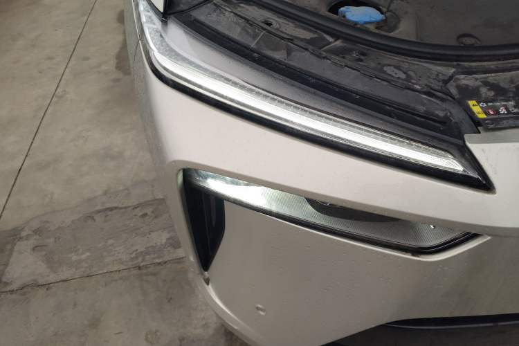 Used Wey Lanshan 2023 Four-Wheel Drive Ultra-Long Range Version Right Front Headlight