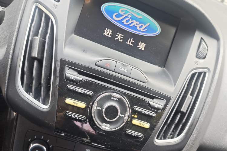 Used Ford Focus 2017 Sedan 1.6L Automatic Fashion Edition Smart Drive Version Audio And AC Panel