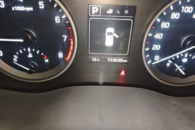 Used Hyundai Tucson 2018 1.6T Dual-Clutch Two-Wheel Drive 15th Anniversary Special Edition Odometer Close Up