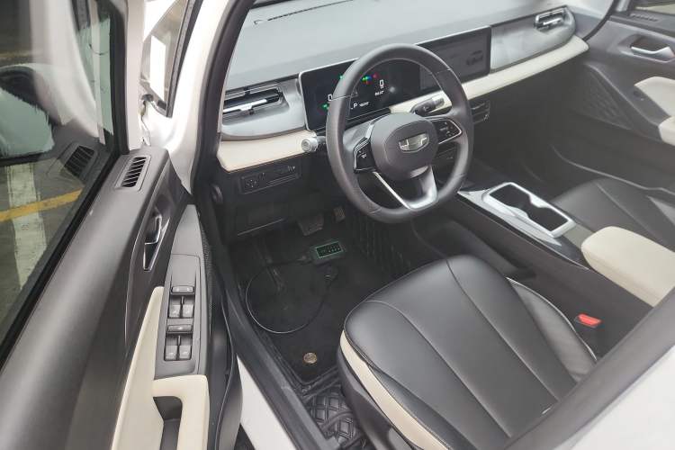 Used Geometry E Firefly 2024 401km Starlight
