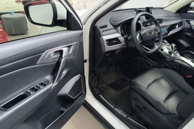 Used Geely Auto Emgrand X7 Sport 2021 Million Edition 1.8TD DCT Two-Wheel Drive Luxury Model Driver Seat