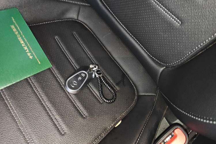 Used Mercedes-Benz C-Class 2023 Restyled C 260 L Sport Edition Vehicle Key