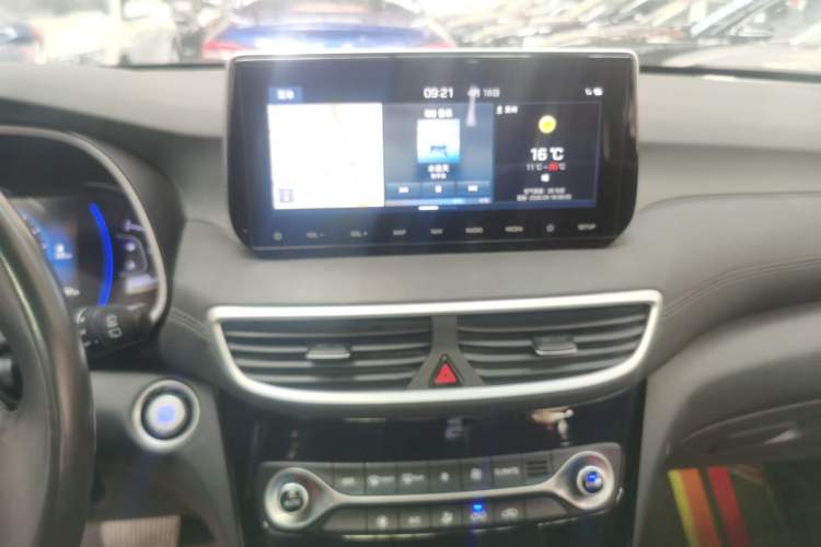 Used Hyundai Tucson 2019 280TGDi Dual-Clutch Two-Wheel Drive Fashion Edition China VI Standard
