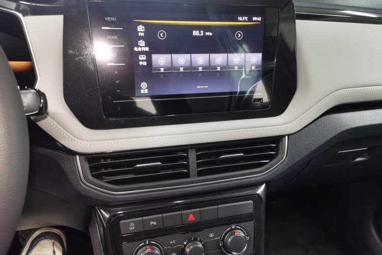 Used Volkswagen Tharu 2026 Model Xinrui 1.5L Ruiyi Edition Audio And AC Panel