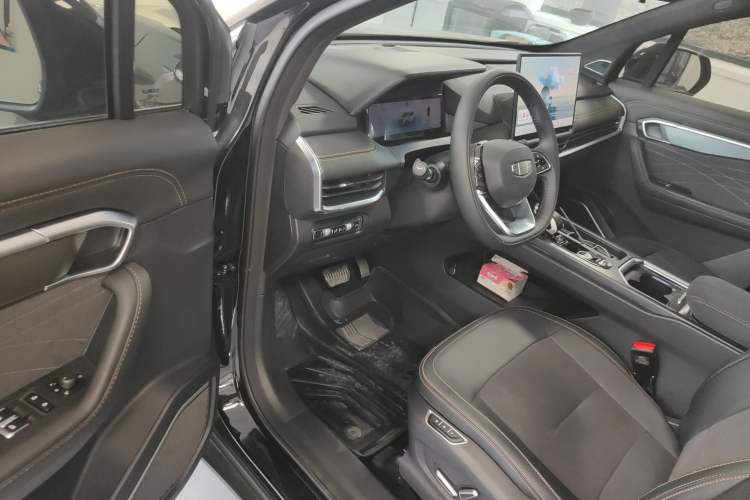 Used Geely Auto Haoyue L 2025 2.0T DCT Luxury Edition
