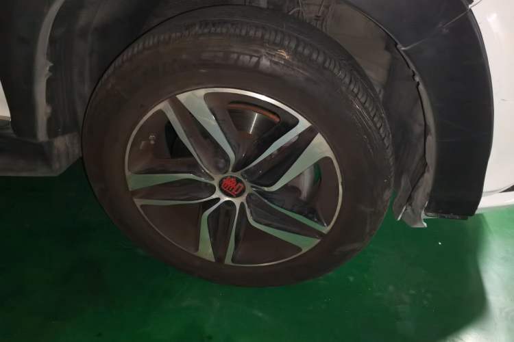 Used BYD Tang New Energy 2015 2.0T Four-Wheel-Drive Flagship Model