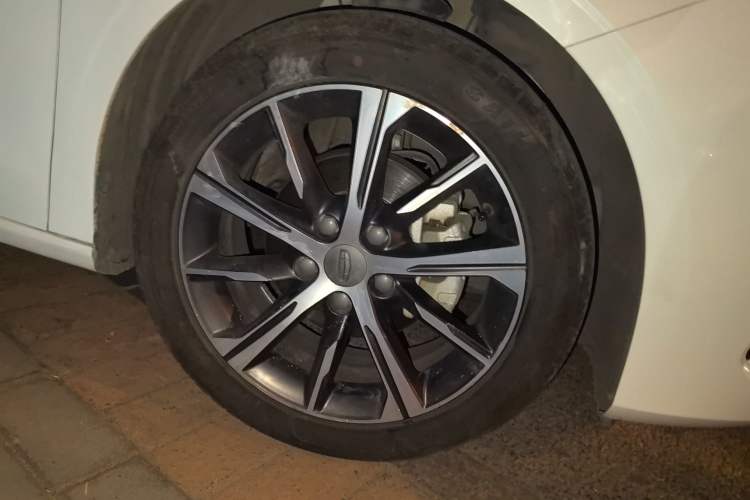 Used Geely Auto Emgrand 2022 4th Generation 1.5L CVT Luxury Model Right Front Wheel Hub