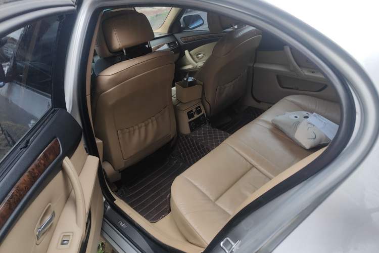 Used BMW 5 Series 2008 523Li Leading Model
