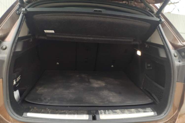 Used BMW X1 2016 sDrive18Li Premium Edition Trunk