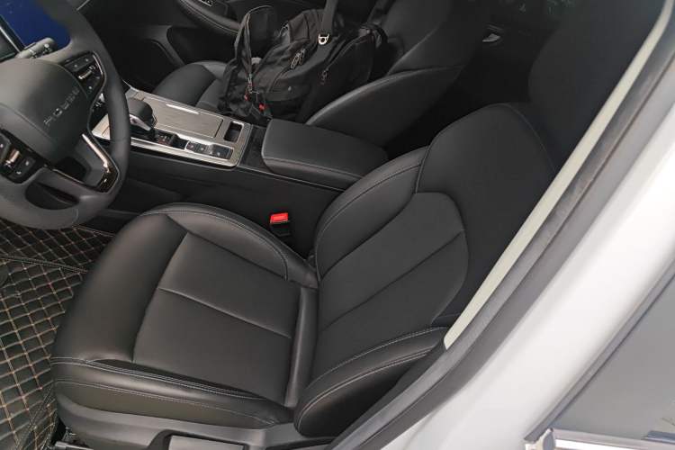 Used Roewe RX5 2023 PLUS 330TGI Automatic Trendsetting Smart Edition