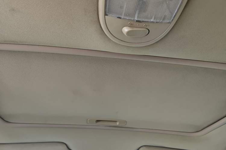 Used Buick Excelle 2013 1.5L Manual Luxury Model Headliner