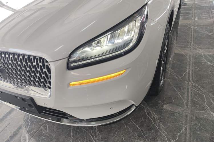 Used Lincoln Corsair 2022 Revised Version 2.0T Two-Wheel Drive Premium Edition Left Front Headlight