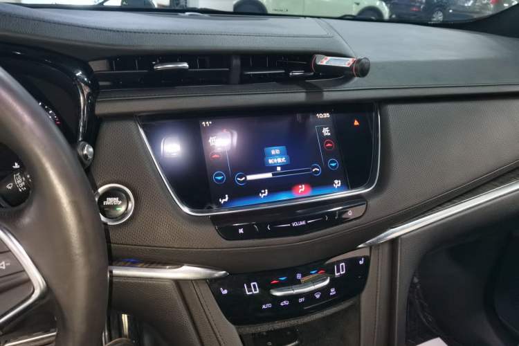 Used Cadillac XT5 2018 28E Four-Wheel Drive Tech Version Audio And AC Panel