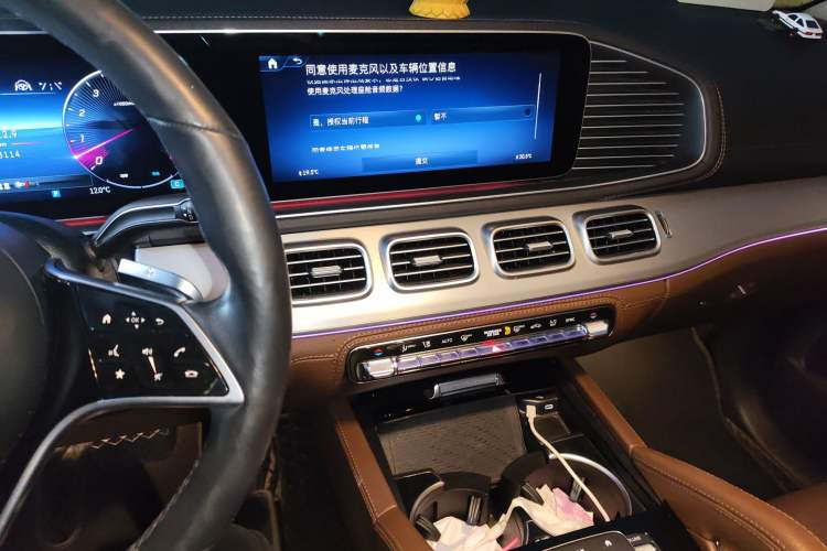 Used Mercedes-Benz GLE 2024 GLE 450 4MATIC AMG Line Audio And AC Panel