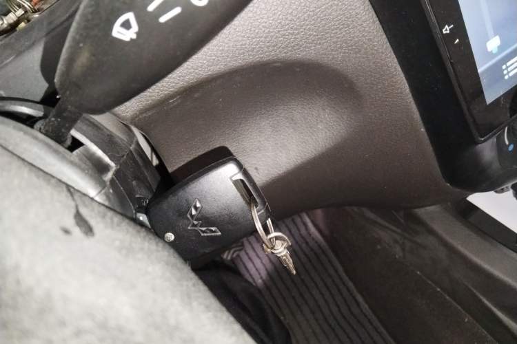 Used Wuling Rongguang V 2018 1.5L Standard Version
