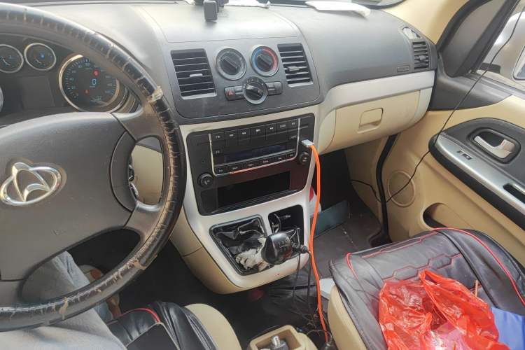 Used CHANGAN KAICHENG Ruixing M90 2017 2.0L Value Edition 6-Seater Hatchback 4G94S