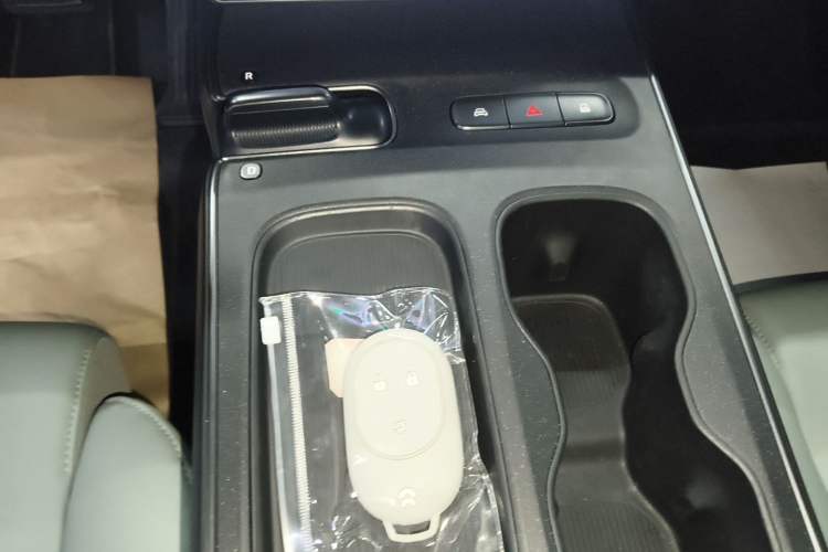 Used Nio ET5 2022 75 kWh Gear Lever