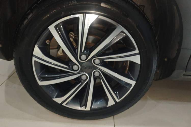 Used Geely Auto Coolray 2019 260T DCT Knight China VI Standard Exterior 5