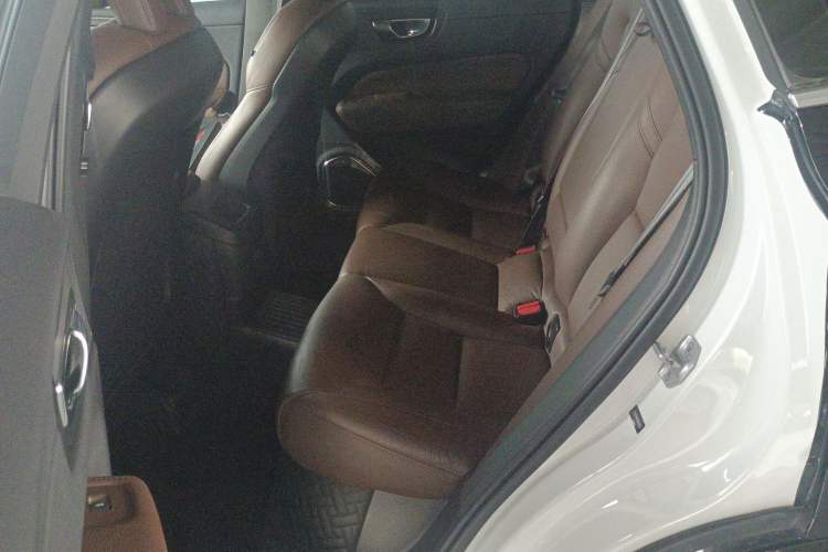 Used Volvo XC60 New Energy 2022 T8 Plug-in Hybrid All-Wheel Drive Smart Luxury Edition
