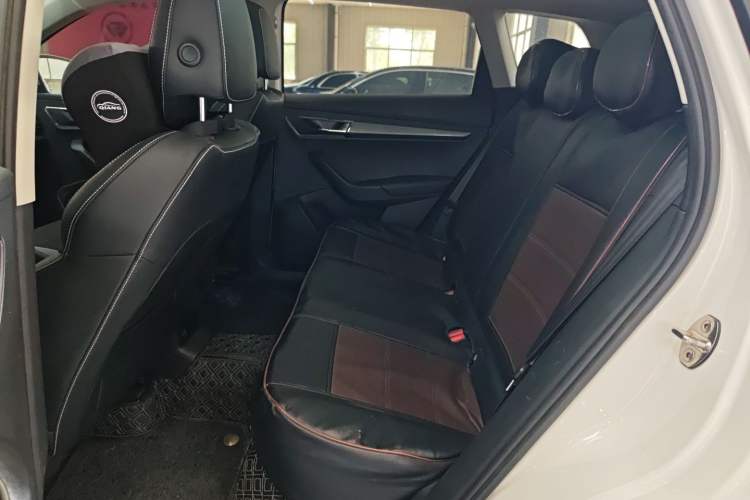 Used Skoda Karoq 2019 TSI280 Smart Drive Deluxe Edition China VI Standard Left Rear Seat