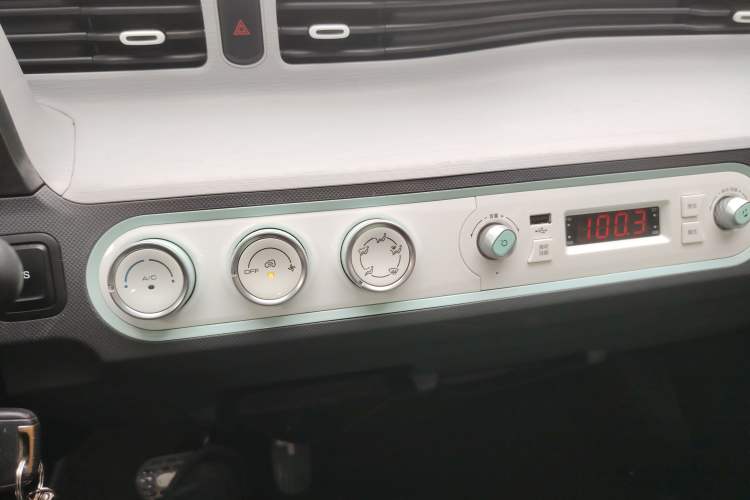 Used Wuling Hongguang MINIEV 2021 Macaron Premium Model – Lithium Iron Phosphate