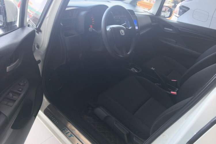 Used Honda Fit 2018 1.5L CVT Comfort Sunroof Version Driver Seat