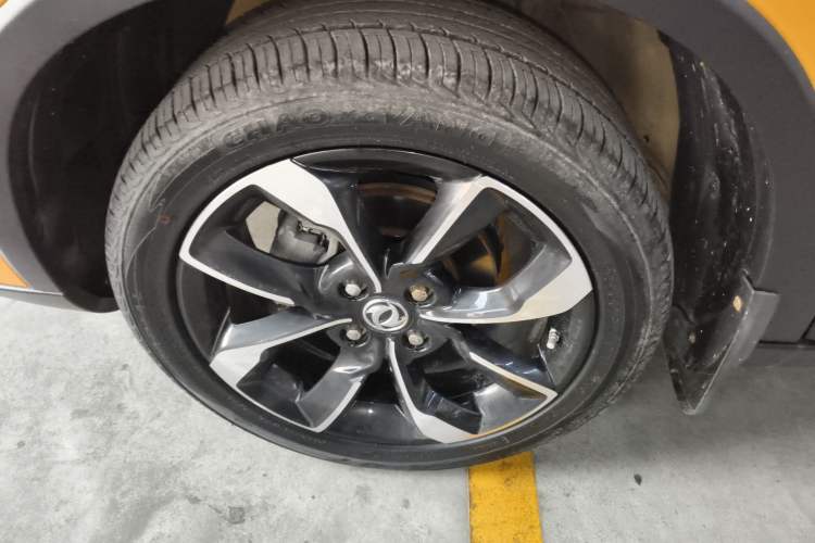 Used Dongfeng Aeolus AX4 2017 1.4T DCT Trendy & Stylish Model
