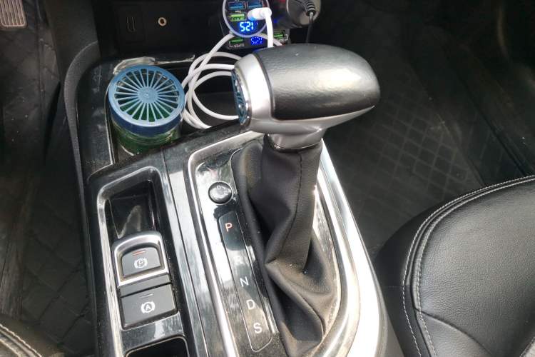 Used GAC Trumpchi GA6 2015 1.8T DCT Luxury Navigation Model Gear Lever