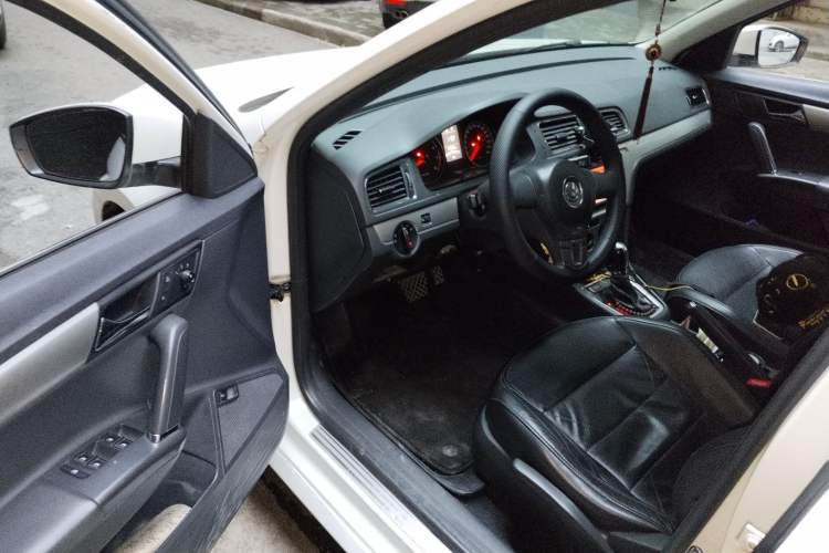 Used Volkswagen Lavida 2013 1.4TSI DSG Comfort Edition