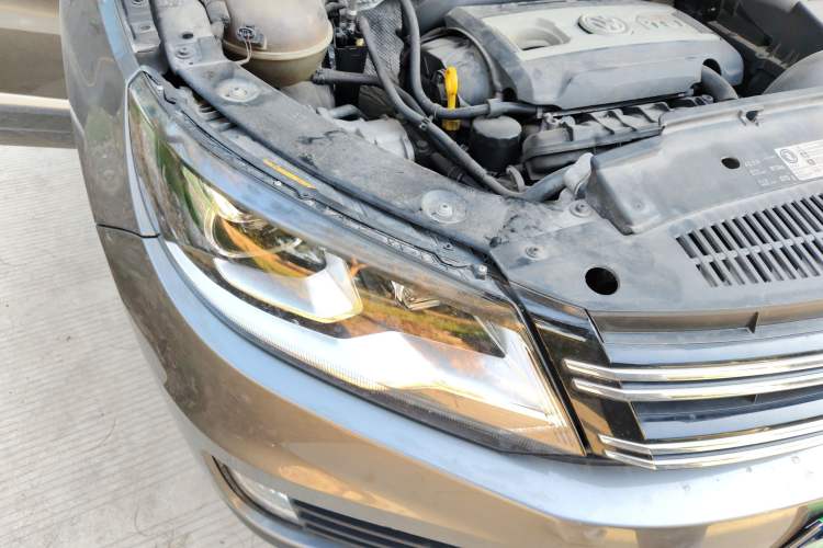 Used Volkswagen Tiguan 2015 1.8TSI Automatic Two-Wheel Drive Luxury Model Right Front Headlight