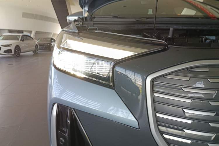 Used Audi Q4 e-tron 2024 40 e-tron Boundary Edition Right Front Headlight