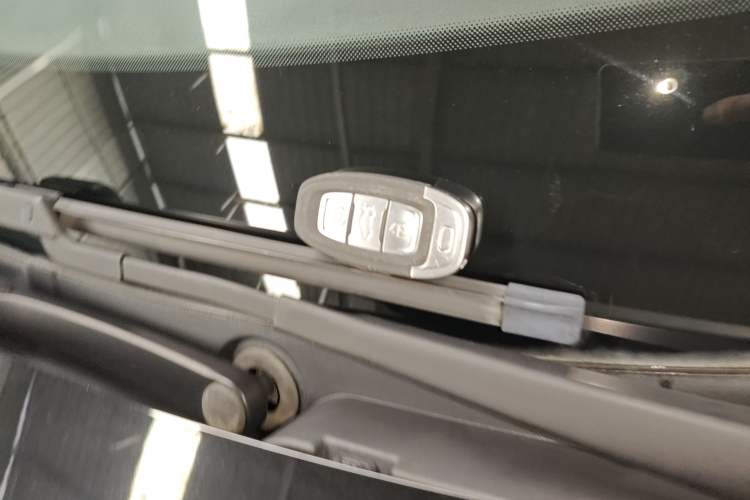 Used Hongqi E-QM5 2022 431 km Charge & Enjoy Edition Interior 1