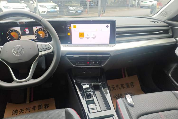 Used Volkswagen Lamando 2024 Lavida L 280TSI DSG Spicy Edition Audio And AC Panel