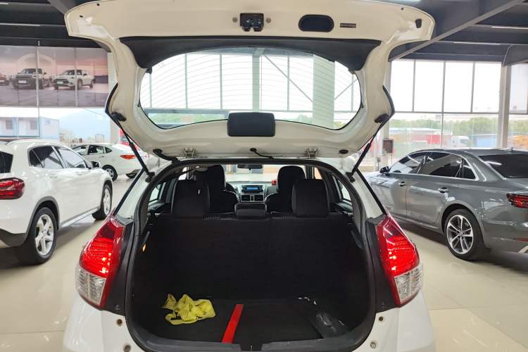 Used Toyota YARiS L Zhi Xuan 2015 1.5G Automatic Xuan Dong Sunroof Special Edition Trunk