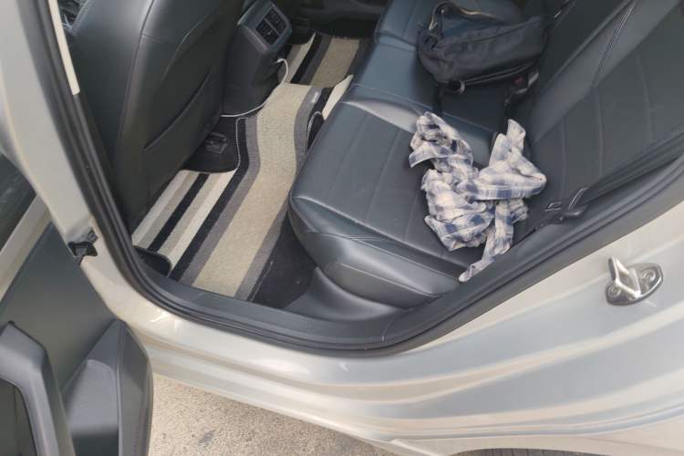 Used Volkswagen Lavida 2019 1.5L Automatic Comfort Edition China VI Standard Left Rear Seat