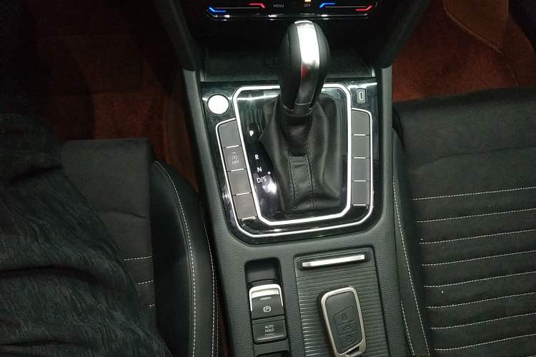 Used Volkswagen Magotan 2020 330TSI DSG Luxury Edition Gear Lever