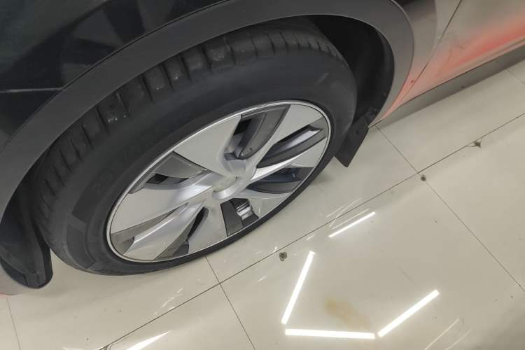 Used Tesla Model Y 2022 Long-Range All-Wheel-Drive Version
