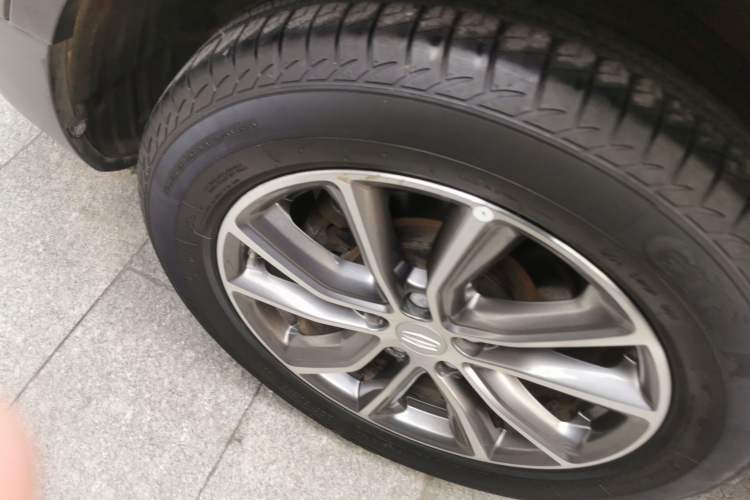 Used Geely Auto Emgrand X7 Sport 2018 1.8TD Automatic Two-Wheel Drive Zhiya Model
