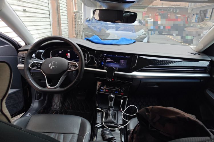 Used Volkswagen Passat New Energy 2023 430 PHEV Hybrid Luxury Edition Center Console