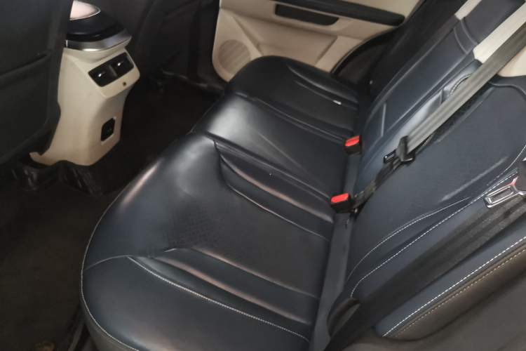 Used JETOUR Dashing i-DM 2022 1.5T DHT Lightning 02
