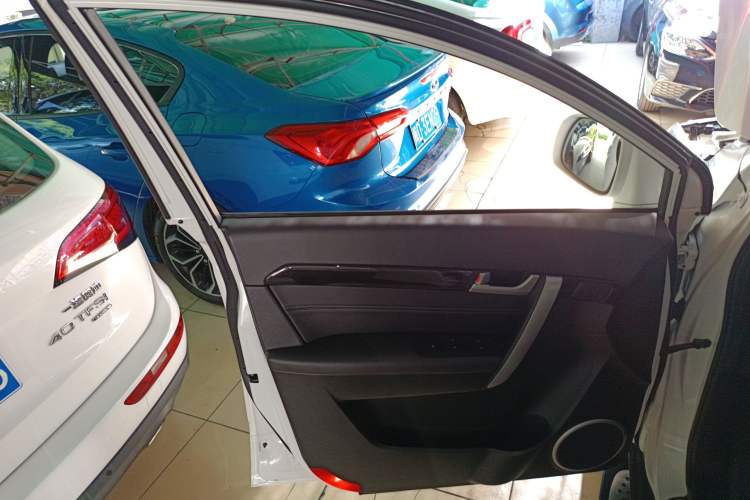 Used Chevrolet Captiva 2014 2.4L 4x4 Flagship Edition 7 Seats